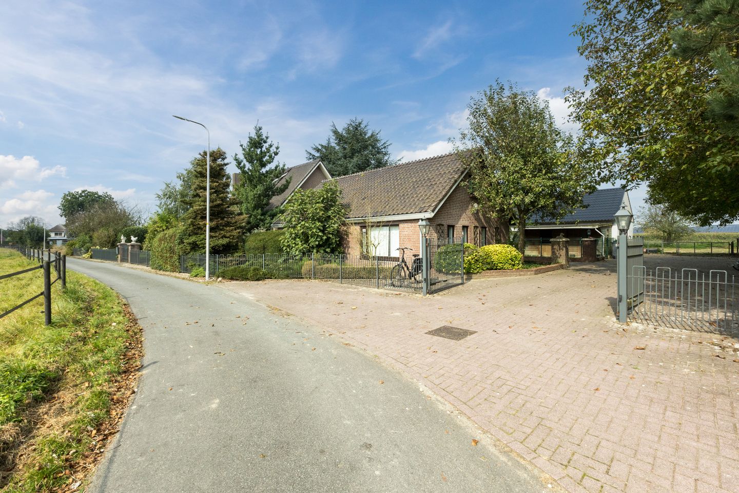 Photo 10 of Angerensestraat 16