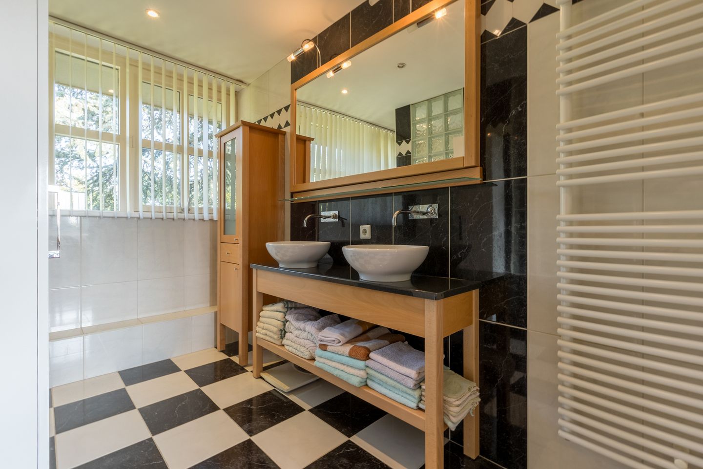 Photo 35 of Angerensestraat 16