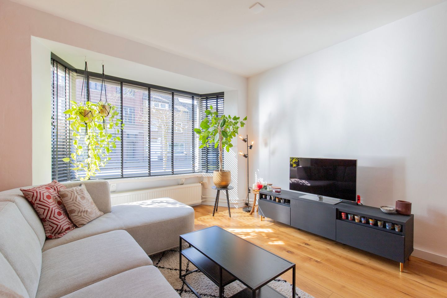 Foto 14 van Julianastraat 4