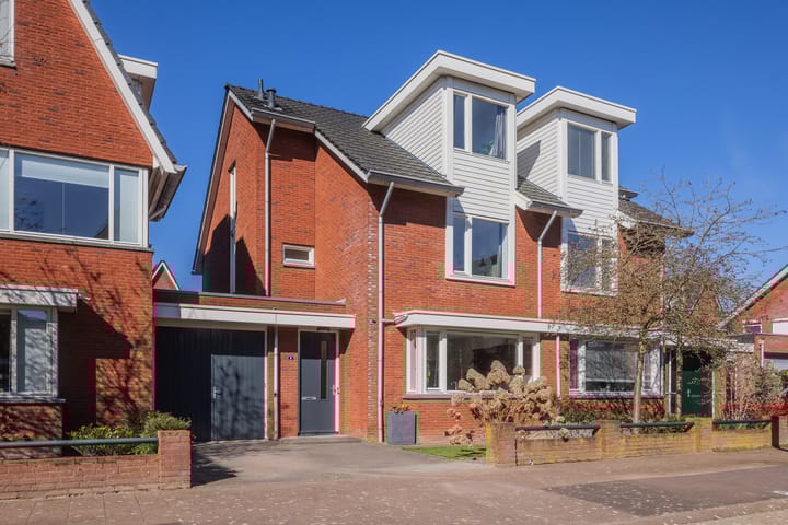 Foto 1 van Breedspoor 6