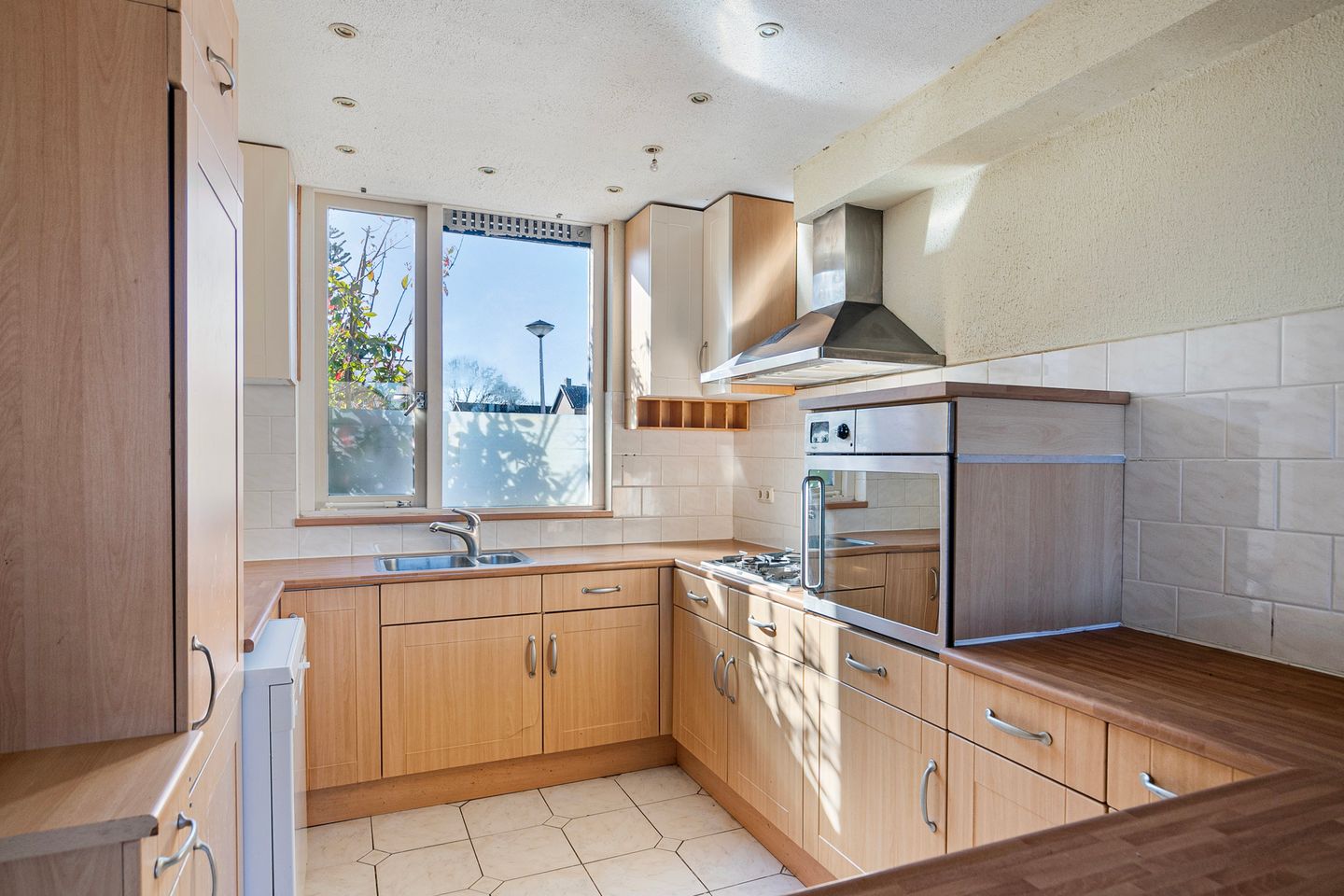 Photo 10 of Van Vollenhovenstraat 15