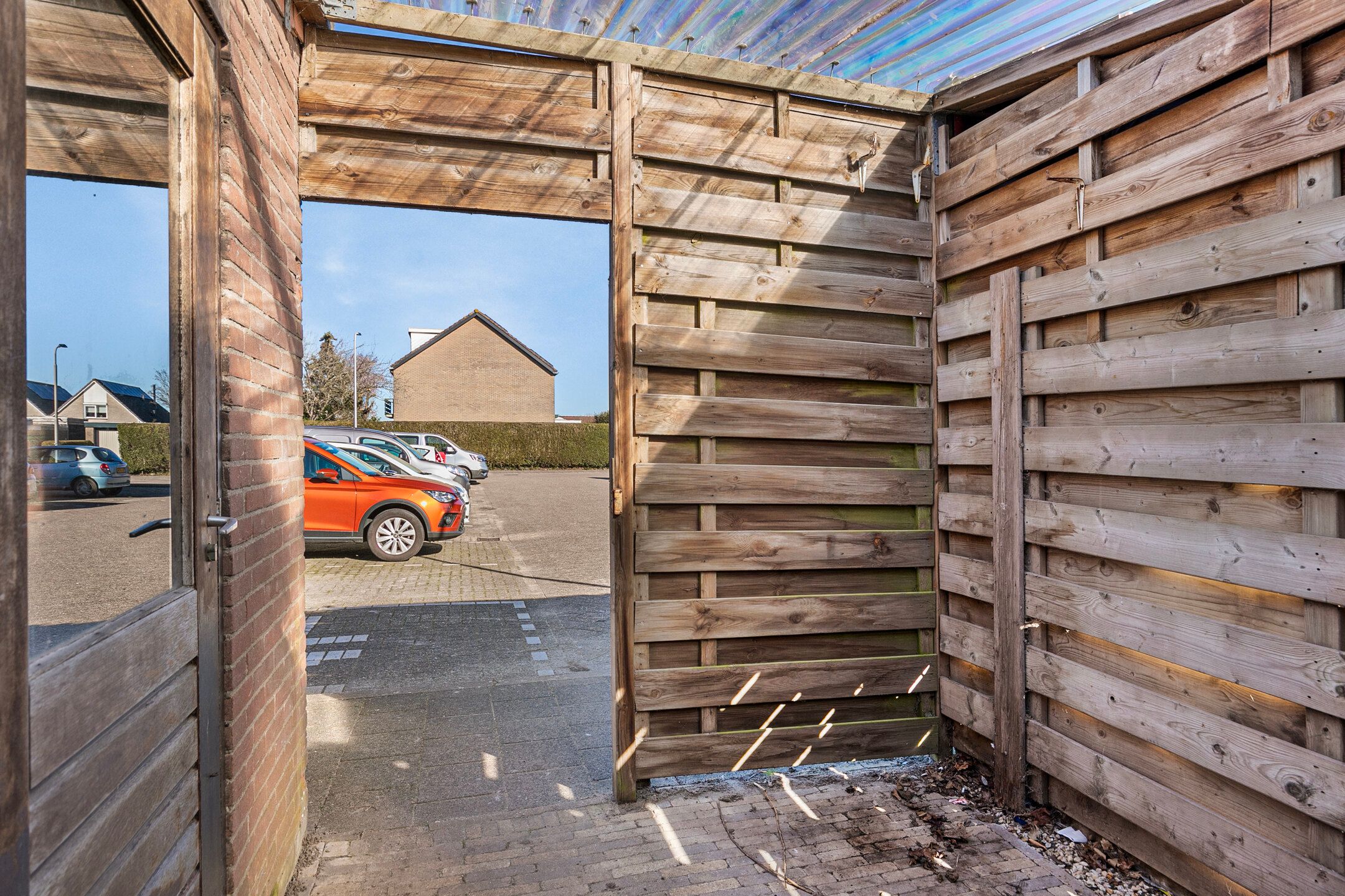 Photo 24 of Van Vollenhovenstraat 15