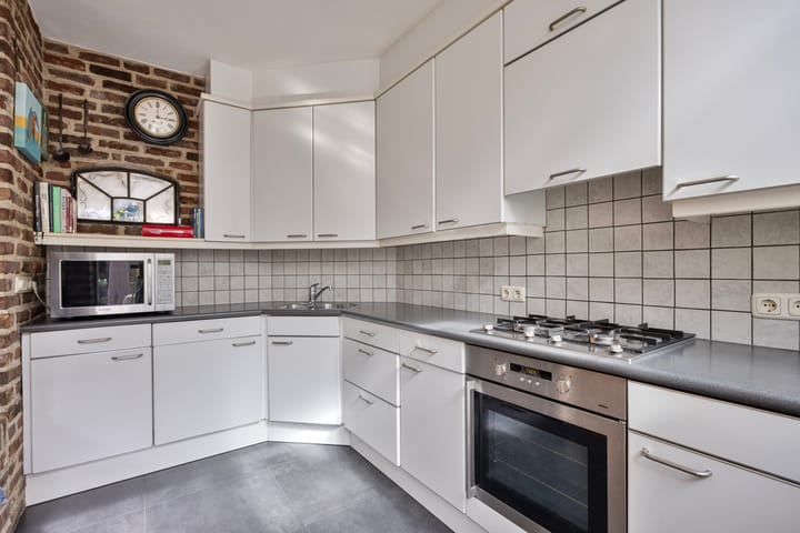 Foto 17 van Pieter Bothstraat 18