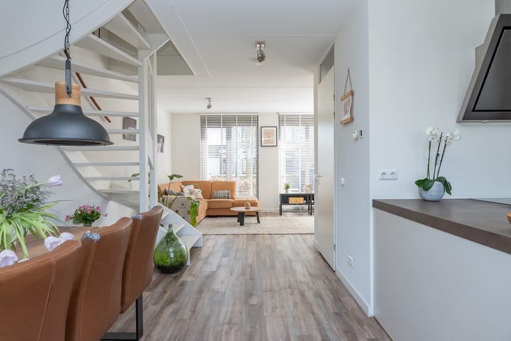 Foto 16 van Zeelststraat 17