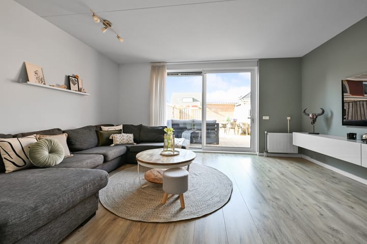 Foto 2 van Witte Ring 77