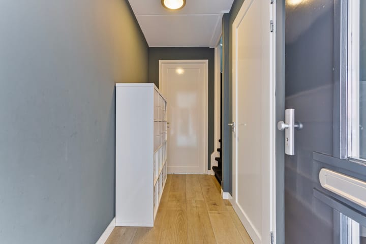 Photo 17 of Troelstrastraat 35-A