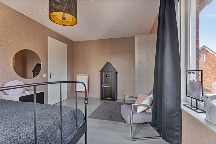 Photo 26 of Troelstrastraat 35-A