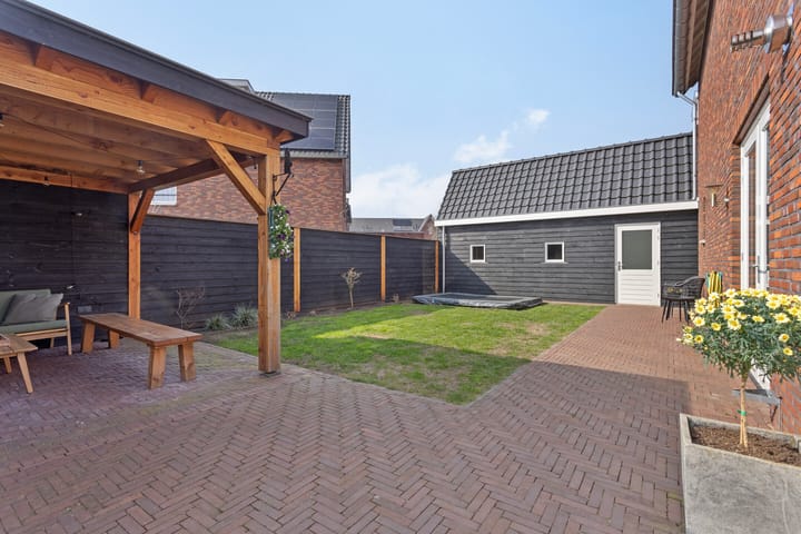 Photo 36 of Troelstrastraat 35-A