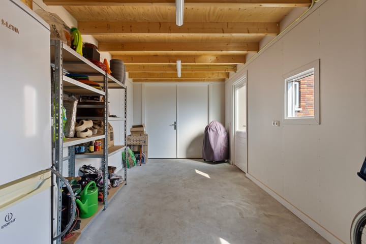 Photo 41 of Troelstrastraat 35-A