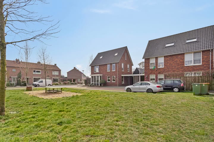 Photo 45 of Troelstrastraat 35-A