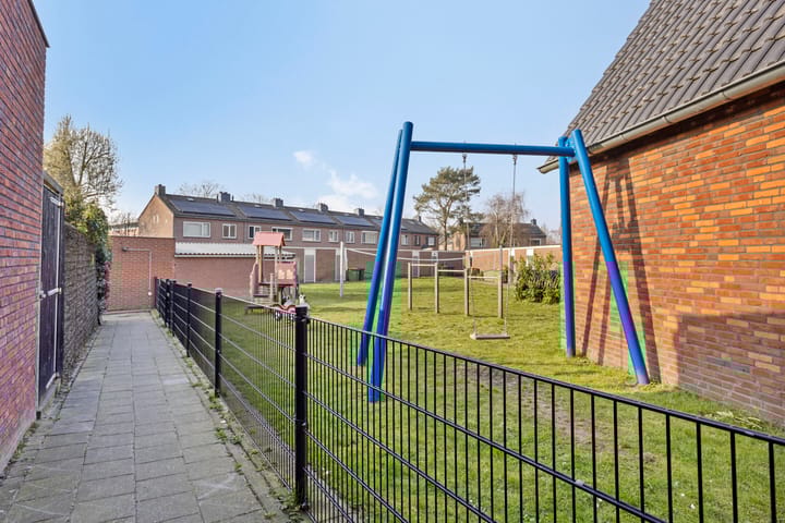 Photo 49 of Troelstrastraat 35-A