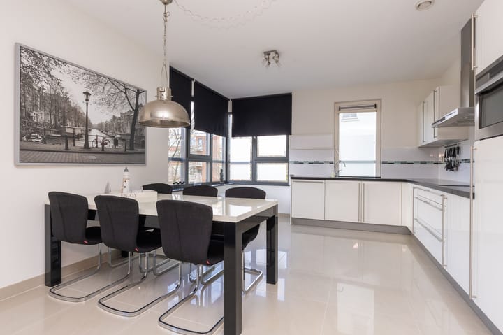 Foto 12 van Derkinderenstraat 140