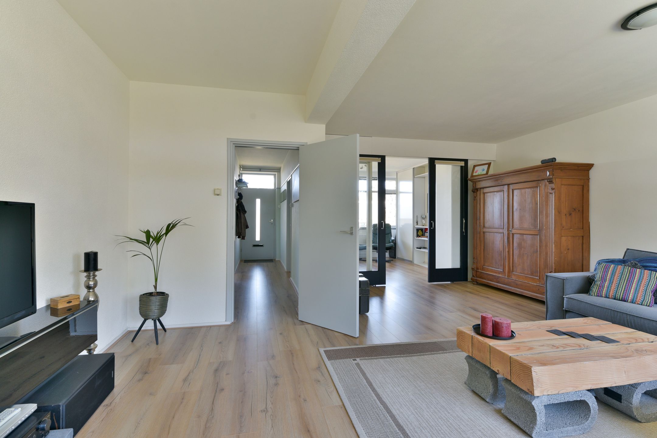 Foto 24 van Graaf Adolflaan 23-1