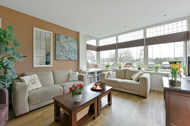 Foto 3 van van Schagenhof 36