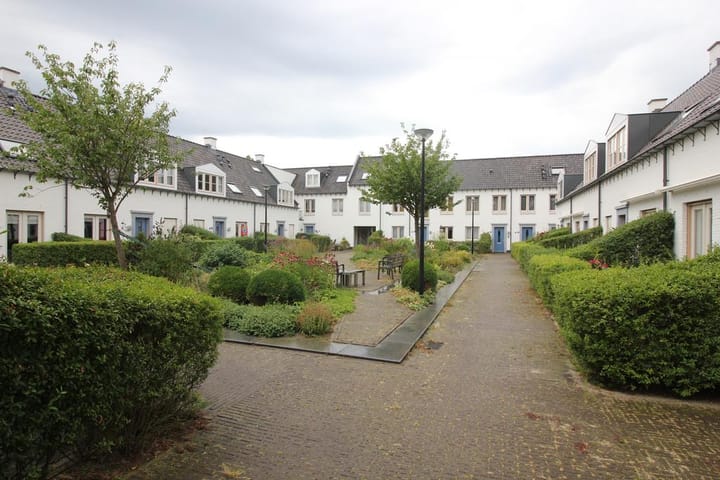 Foto 2 van Aart van der Leeuwlaan 43