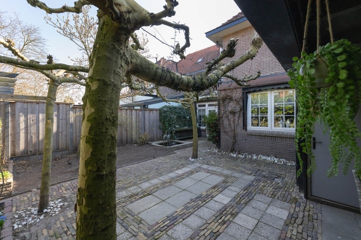 Foto 40 van Bornsestraat 122