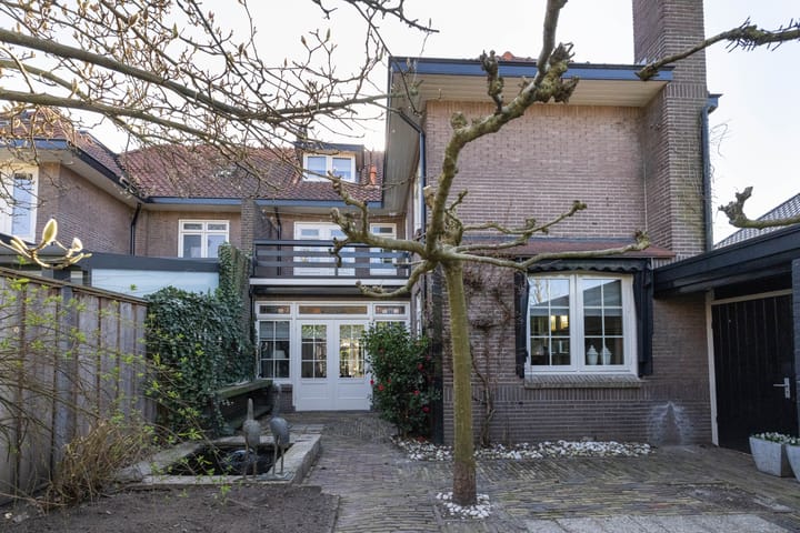 Foto 38 van Bornsestraat 122