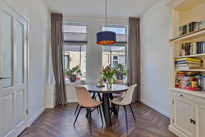 Foto 6 van Colensostraat 4