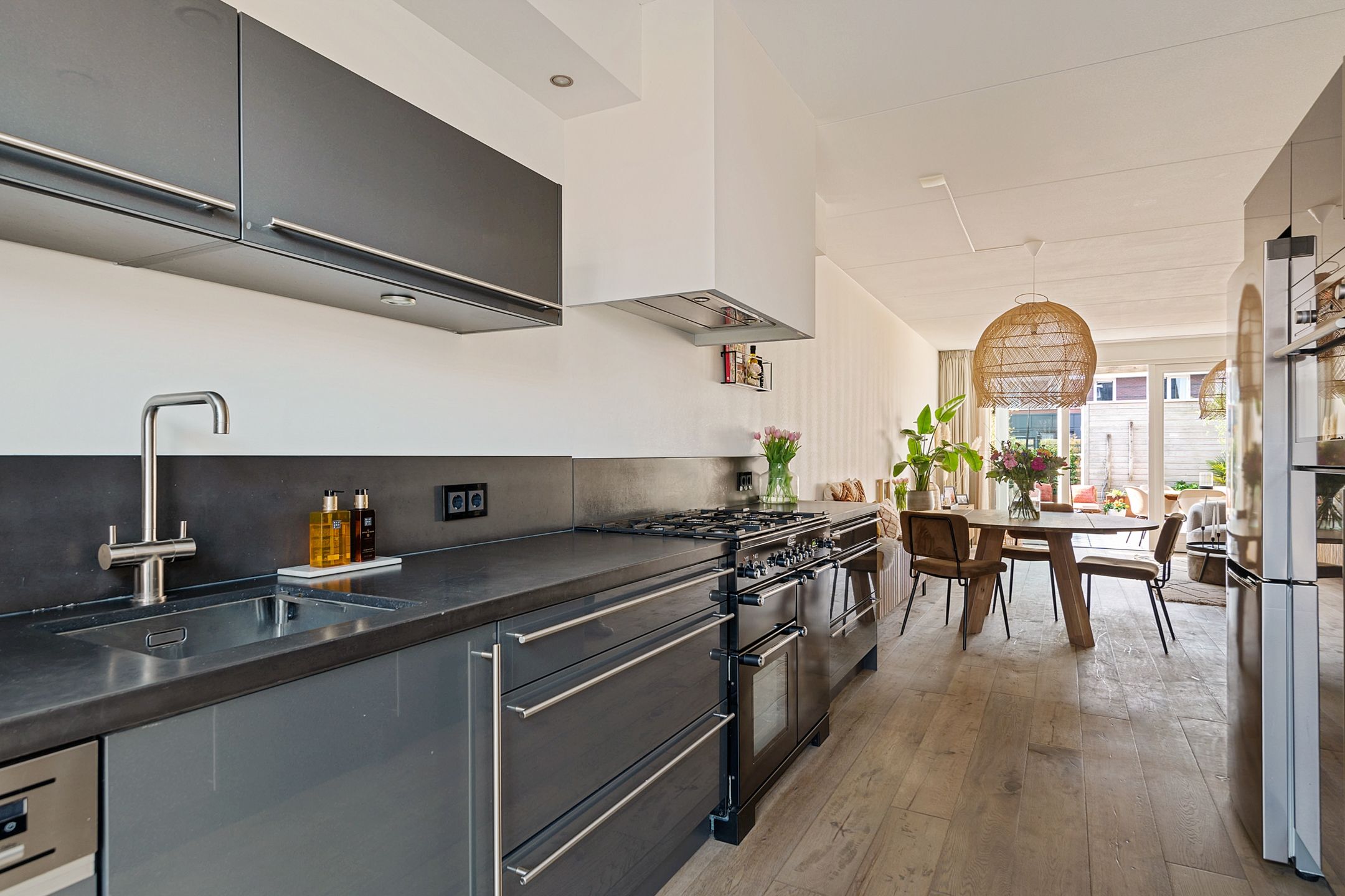 Foto 9 van Albert van Damstraat 16