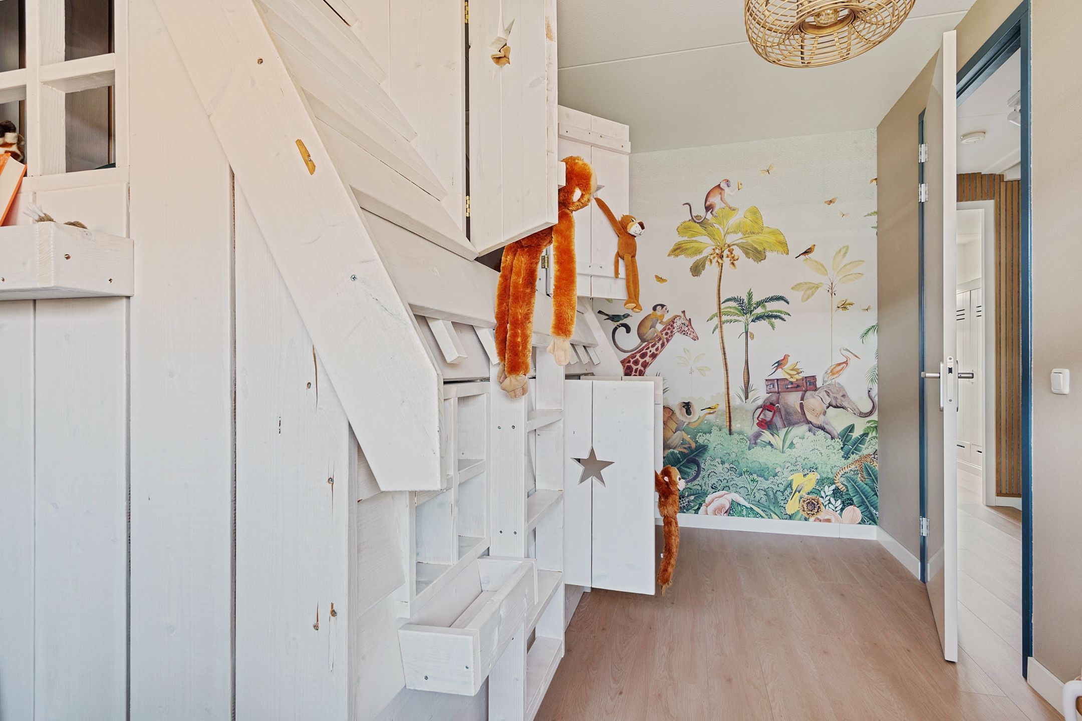 Foto 15 van Albert van Damstraat 16