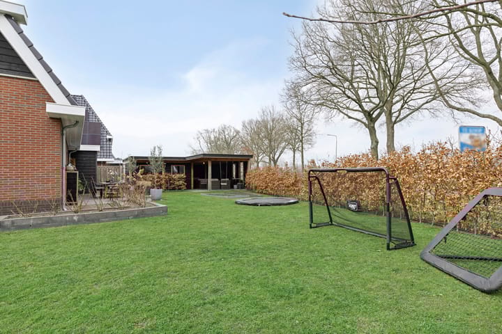 Foto 30 van Brigade 9