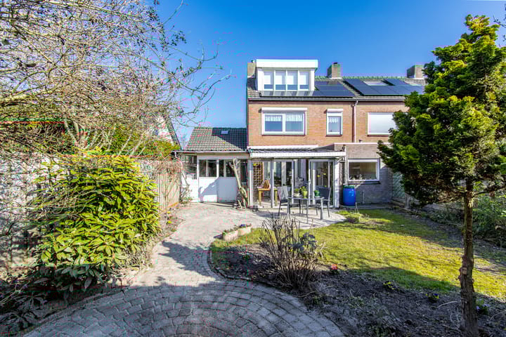 Photo 48 of Hoofdveld 12