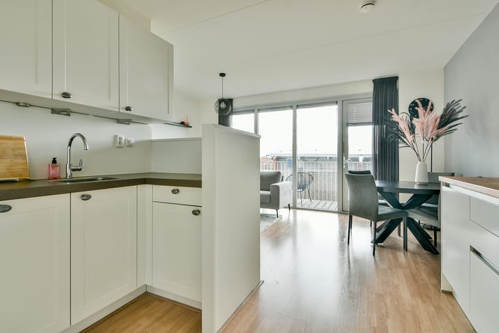 Foto 16 van Montreallaan 6-A