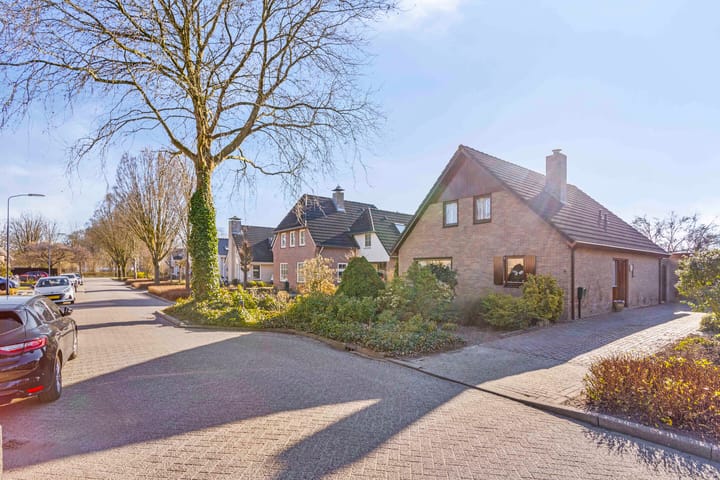 Foto 37 van Graaf van Lohnstraat 9