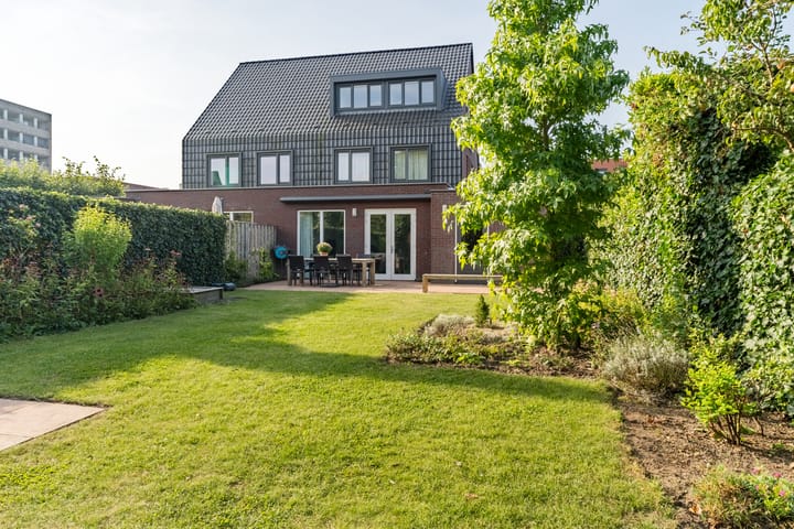 Foto 19 van Tjeerdsraklaan 13