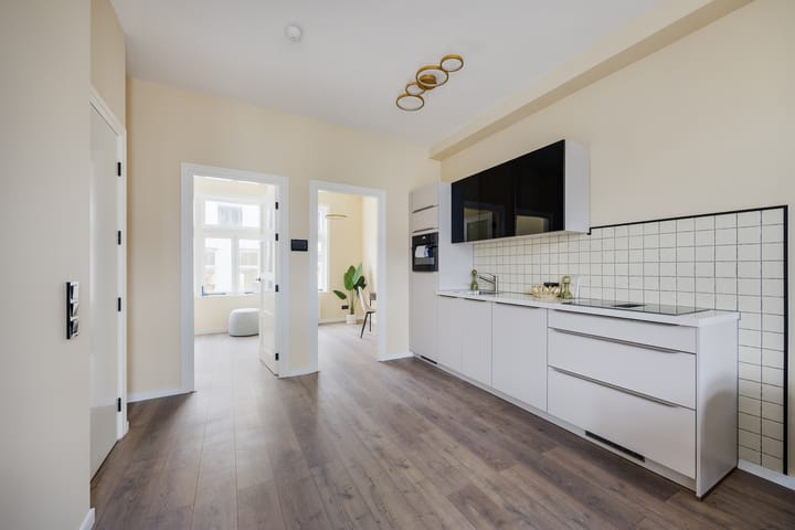 Photo 8 of Haarlemmerstraat 168-A