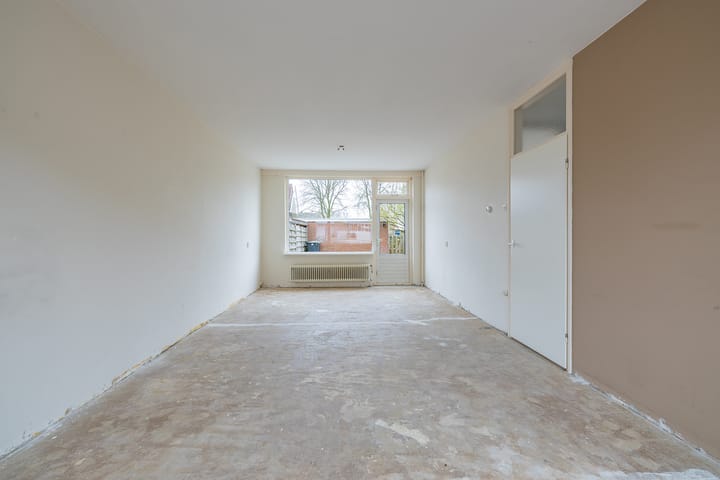 Foto 10 van Dolfijnstraat 47