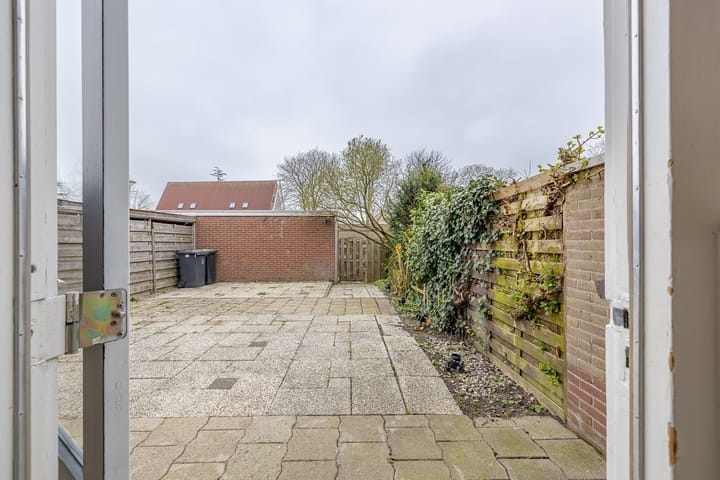 Foto 15 van Dolfijnstraat 47