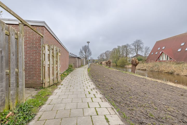 Foto 18 van Dolfijnstraat 47