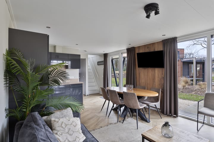 Foto 9 van van Haestrechtstraat 24-280