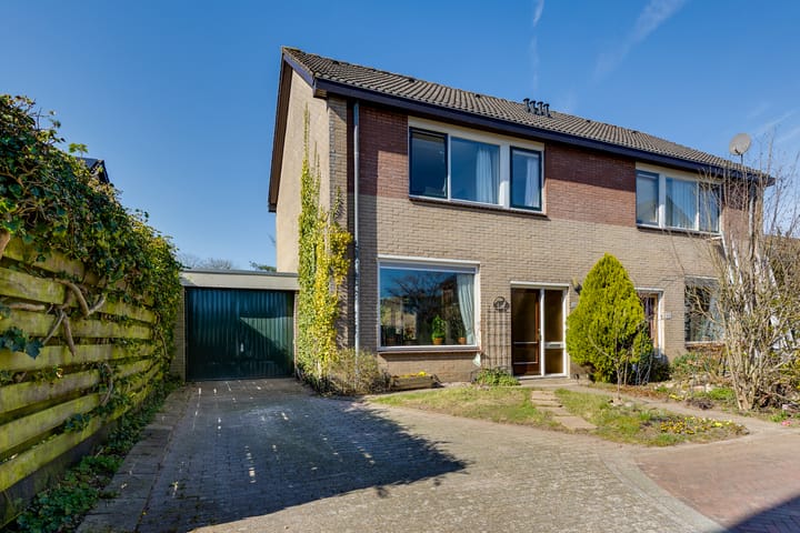 Koopwoningen - huizen te koop in [Funda]