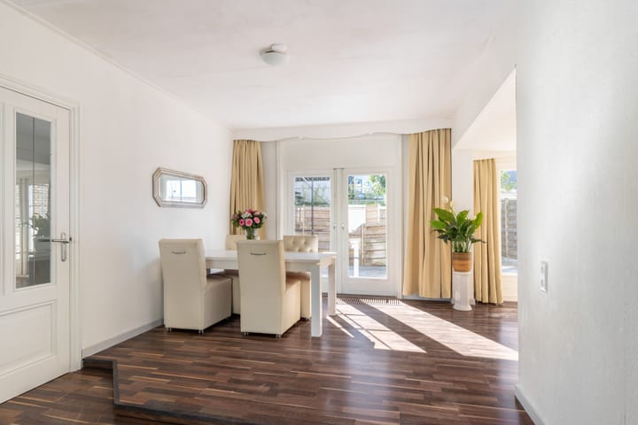 Photo 6 of Strick van Linschotenstraat 2