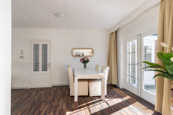 Photo 7 of Strick van Linschotenstraat 2