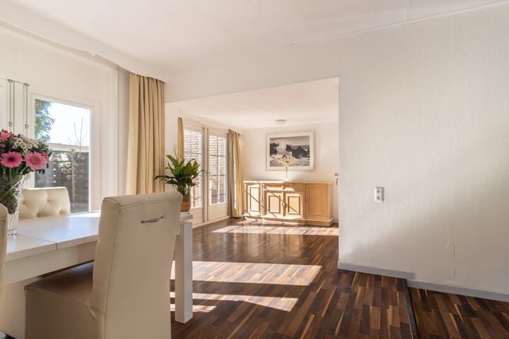 Photo 8 of Strick van Linschotenstraat 2