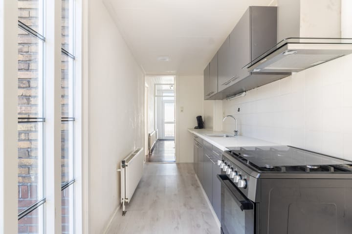 Photo 10 of Strick van Linschotenstraat 2