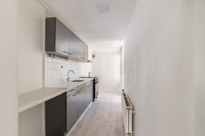 Photo 11 of Strick van Linschotenstraat 2