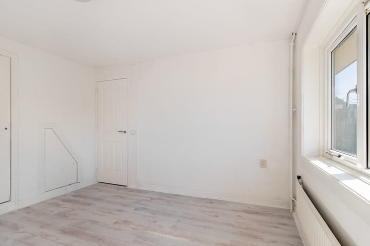 Photo 15 of Strick van Linschotenstraat 2