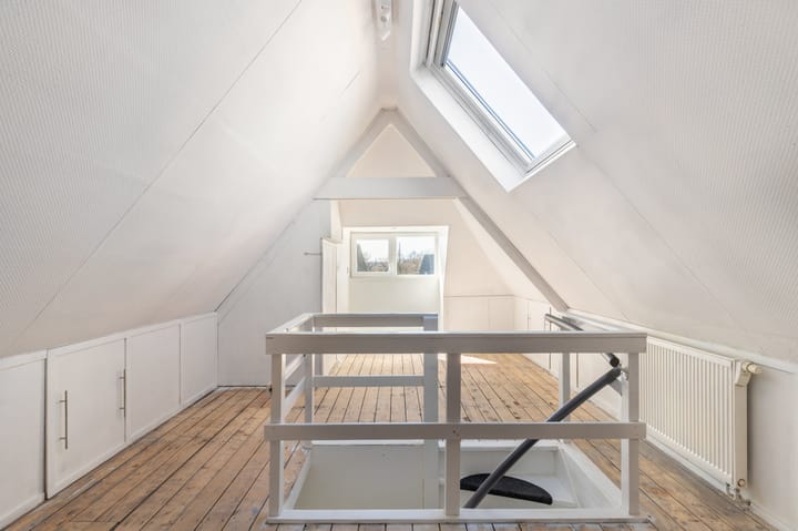 Photo 23 of Strick van Linschotenstraat 2