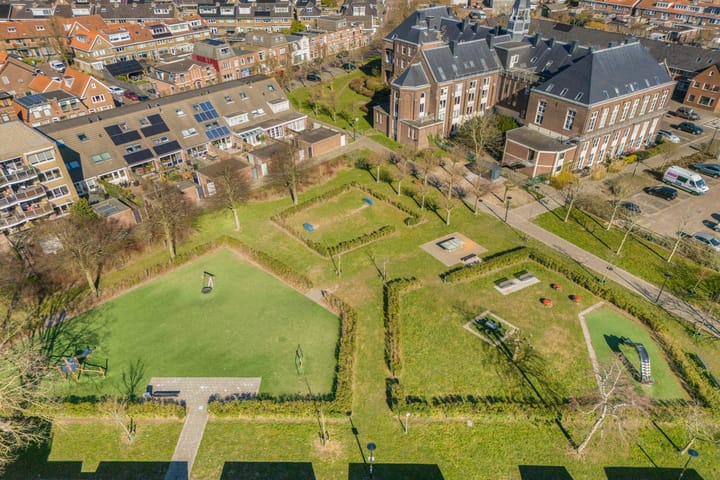 Photo 32 of Strick van Linschotenstraat 2