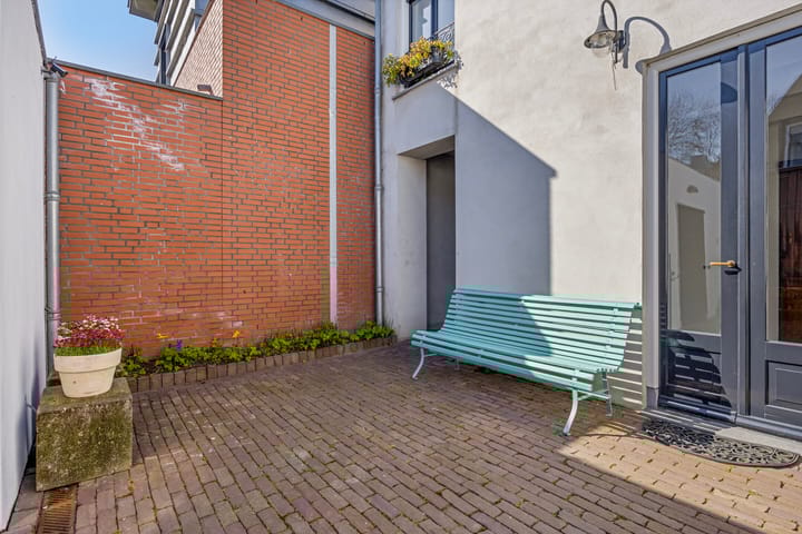 Foto 16 van Plesmanplantsoen 5