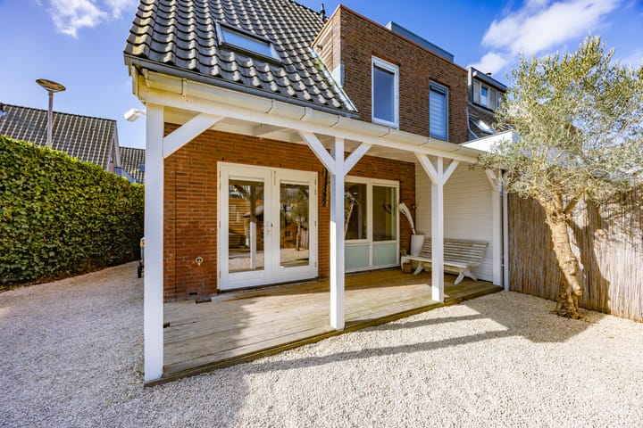 Foto 16 van Alstroemeriastraat 2