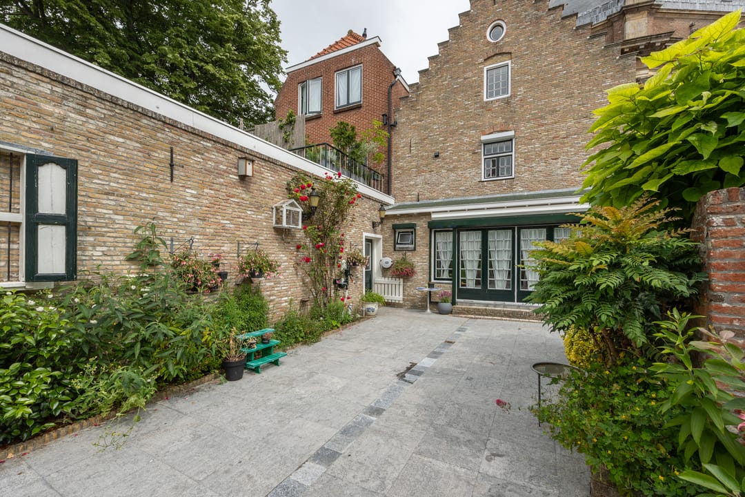 Foto 32 van Oostkerkplein 16