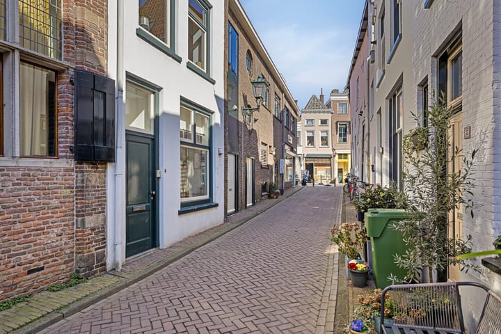 Foto 23 van Burgwalstraat 4