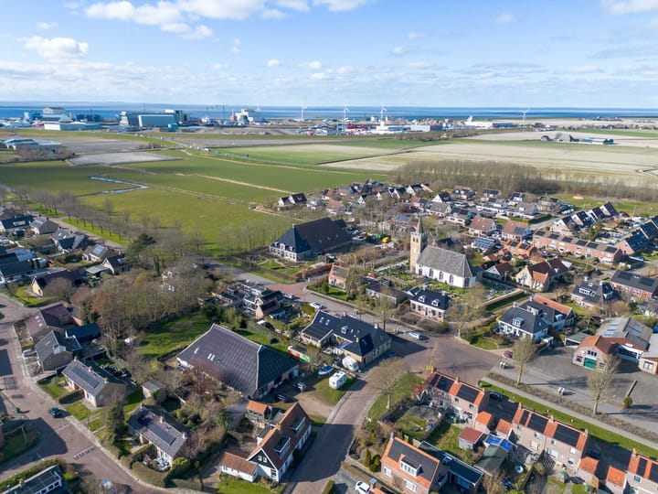 Foto 76 van Harlingerstraatweg 25