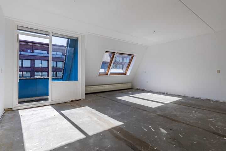 Foto 10 van Valkenierstraat 19