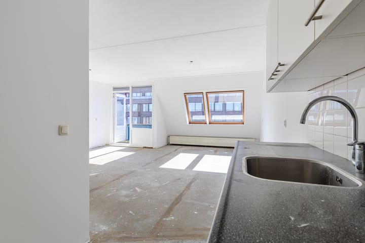 Foto 13 van Valkenierstraat 19